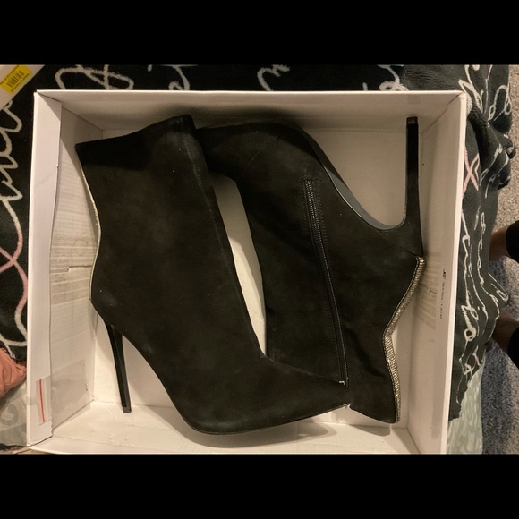 Steve Madden stud booties - Picture 2 of 3